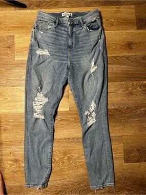 Abercrombie & Fitch Distressed Light Blue Women's Ankle Jeans